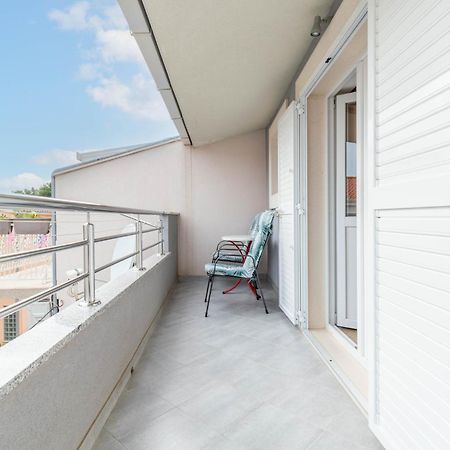 Studio Apartmani Dora Makarska Exterior foto