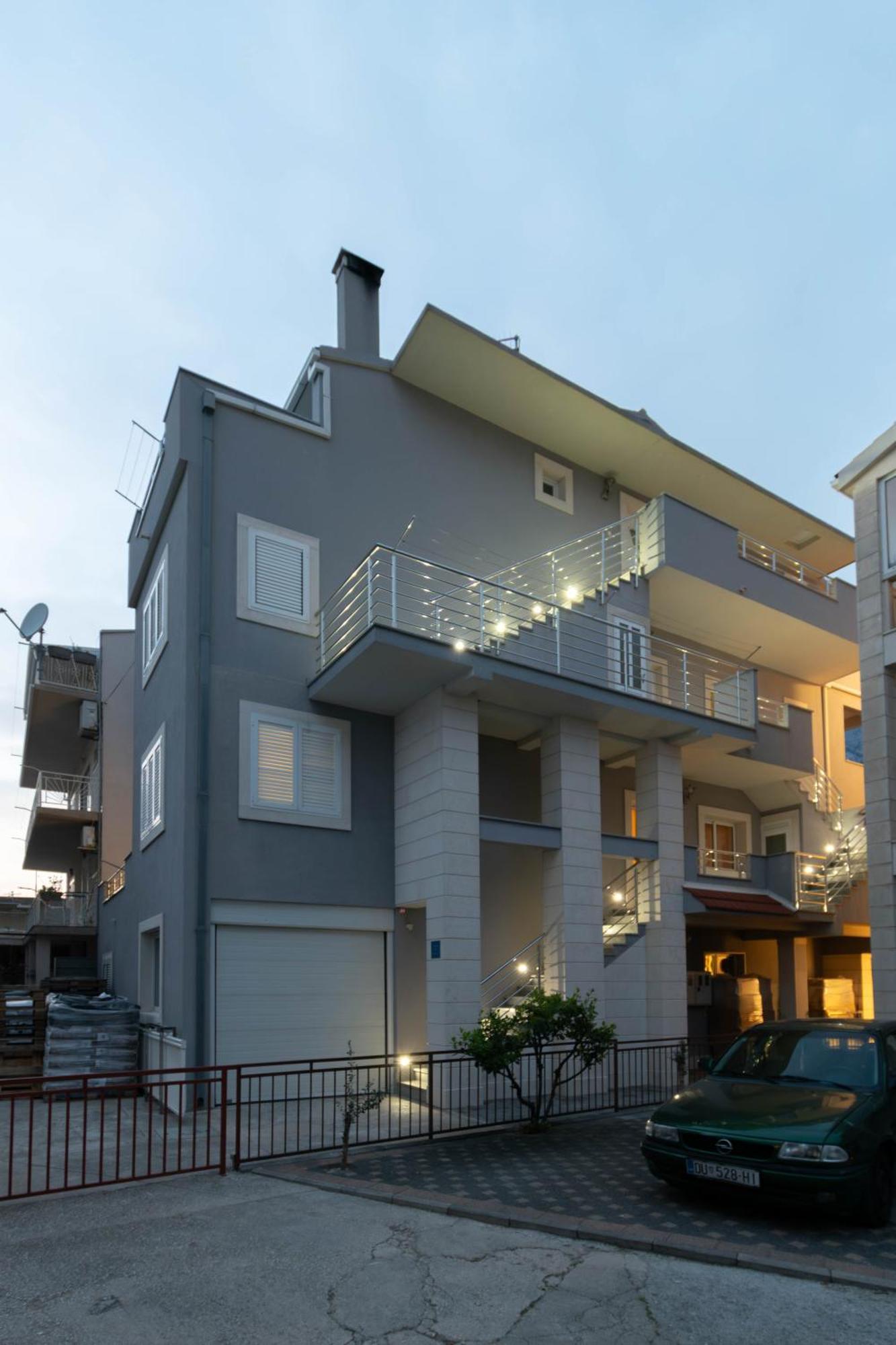 Studio Apartmani Dora Makarska Exterior foto